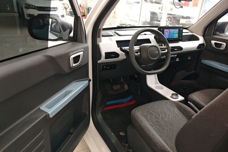 Used Geely Galaxy Panda 2024 Panda Mini 200km Endurance Bear Driver Seat