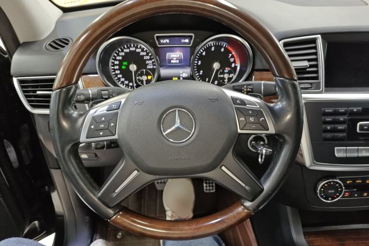 Used Mercedes-Benz M-Class 2014 ML 400 4MATIC Luxury Model