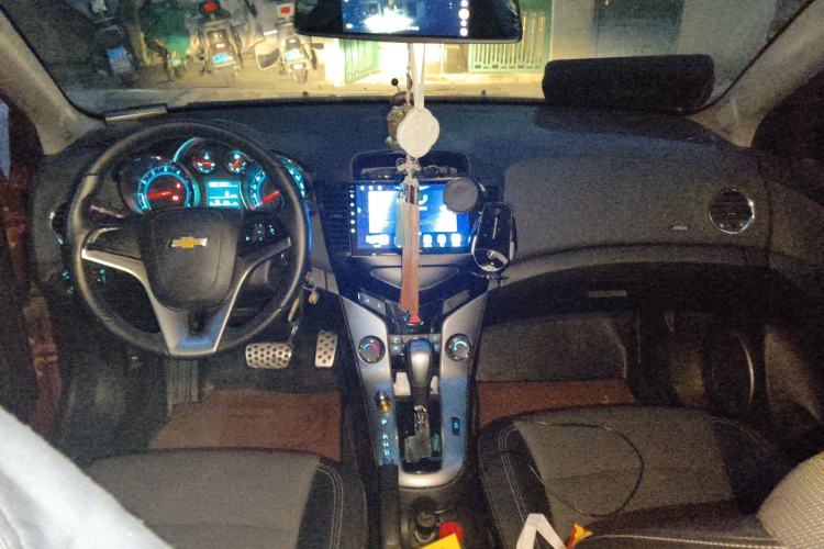 Used Chevrolet Cruze 2013 Hatchback 1.6T Automatic Flagship Model
