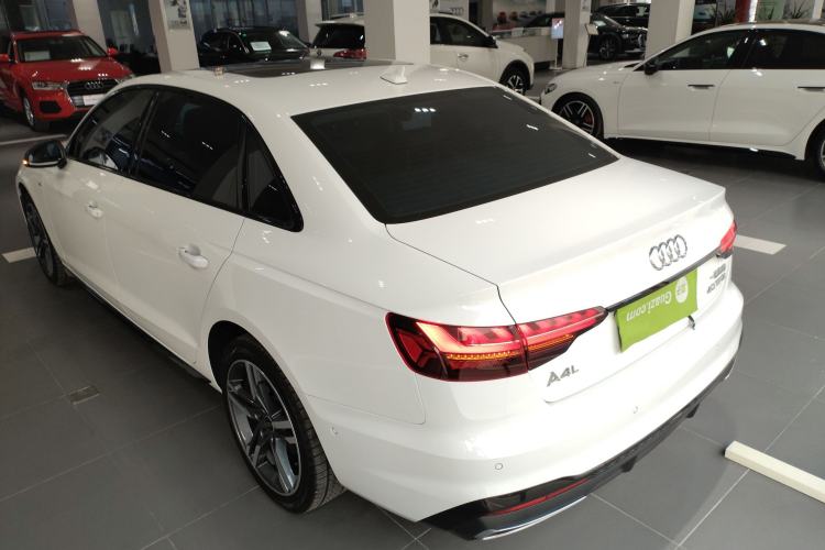 Used Audi A4L 2022 40 TFSI Luxury Dynamic Model