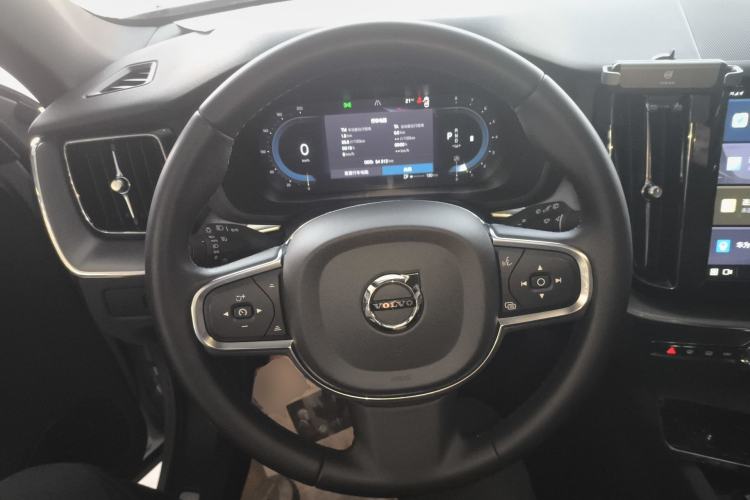 Used Volvo XC60 2023 B5 4x4 Smart Luxury Edition Steering Wheel