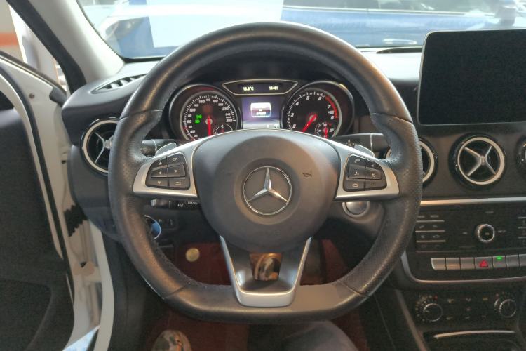 Used Mercedes-Benz GLA 2019 GLA 200 Dynamic Edition Steering Wheel