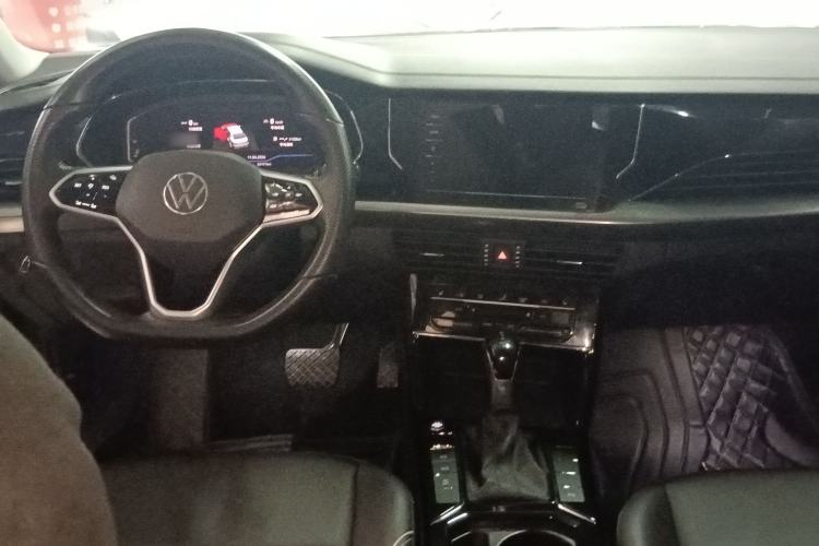 Used Volkswagen Passat 2023 Revised 330TSI Elite Edition Center Console