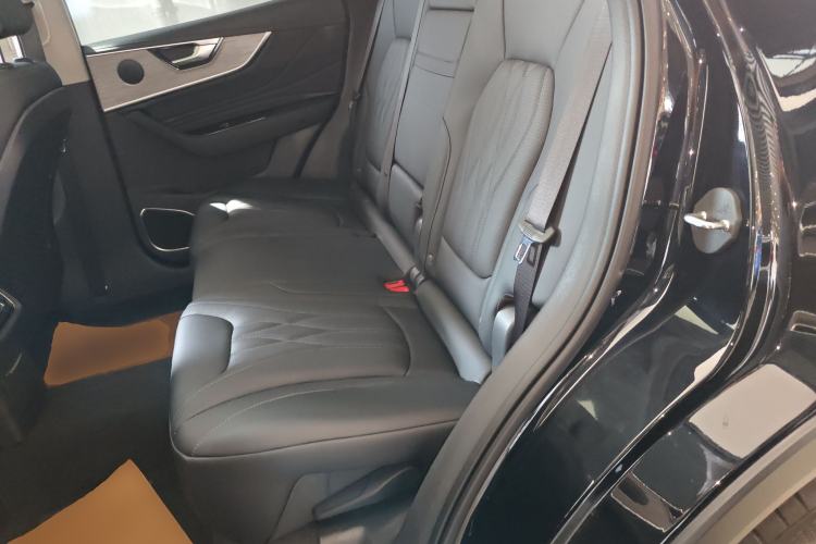 Used Hongqi HS5 2025 2.0T Two-Wheel Drive 600 000-Vehicle Commemorative Edition Left Rear Seat