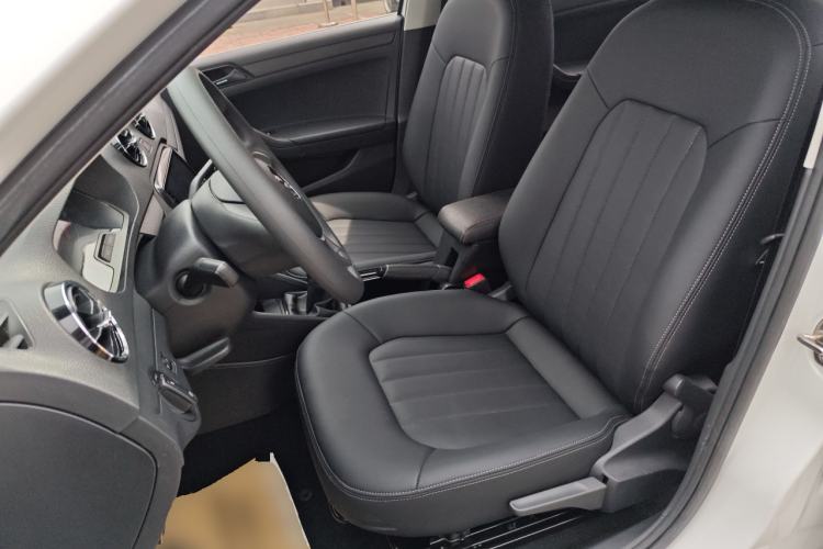 Used Volkswagen Jetta 2019 Dream Edition 1.5L Manual Fashion Version
