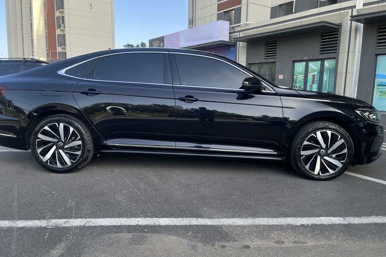Used Volkswagen Passat 2024 380TSI Dragon Edition
