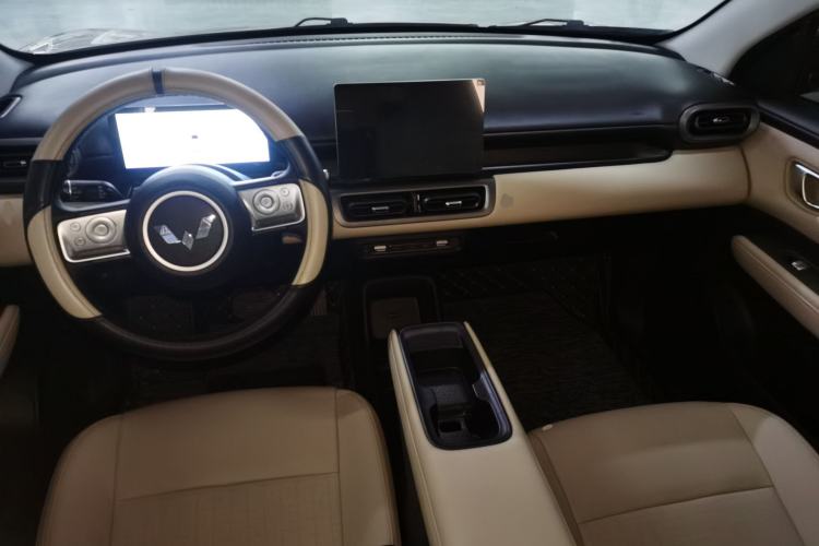 Used Wuling Bingo PLUS 2024 510 km Range 5-Seater Version Center Console