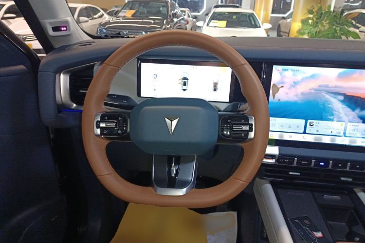 Used Deepal G318 2024 Four-Wheel-Drive Air Suspension Model
