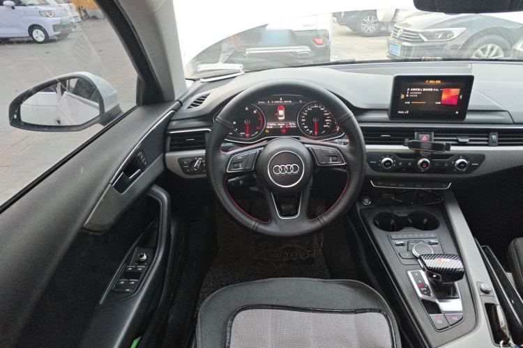 Used Audi A4L 2018 30th Anniversary Edition 40 TFSI Trendy Model
