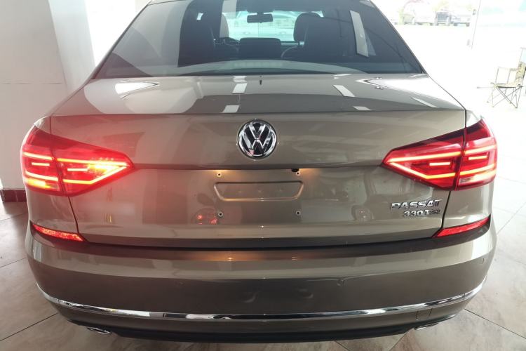 Used Volkswagen Passat 2017 330TSI DSG Luxury Edition
