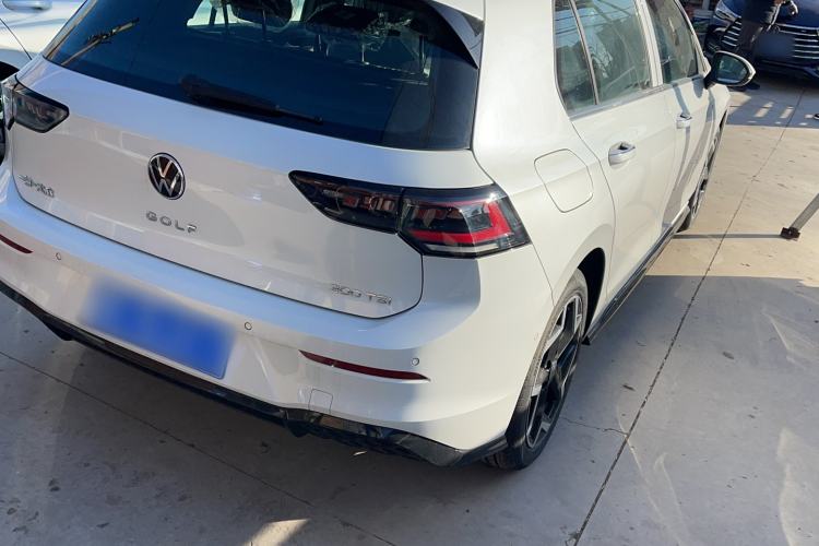 Used Volkswagen Golf 2025 300TSI R-Line
