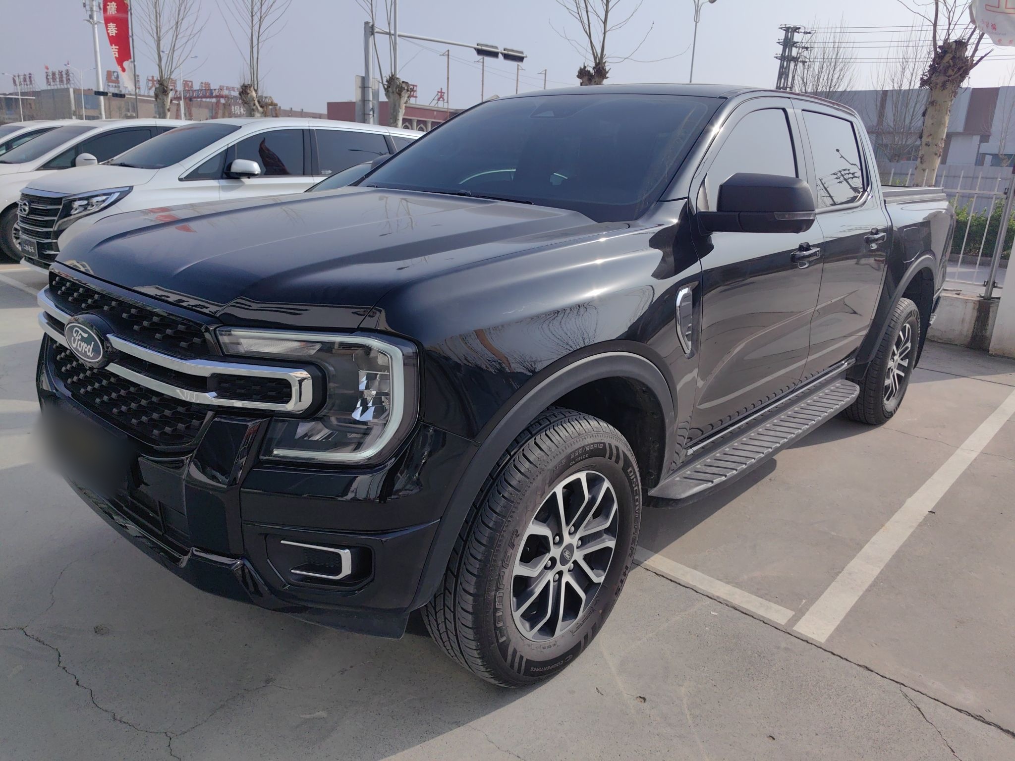 Под передней частью автомобиля