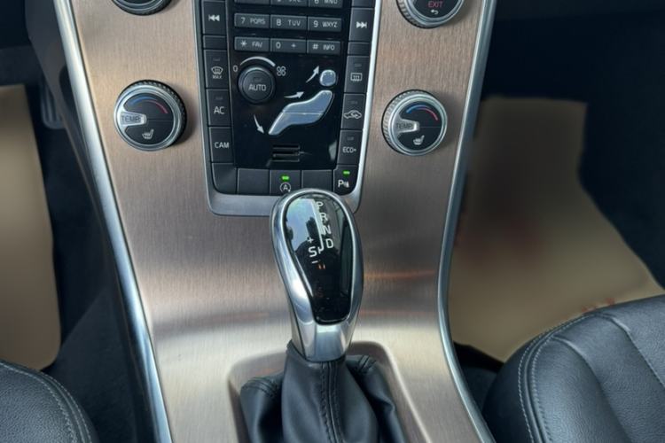 Used Volvo XC60 2016 T5 Smart Upgrade Model Interior 3