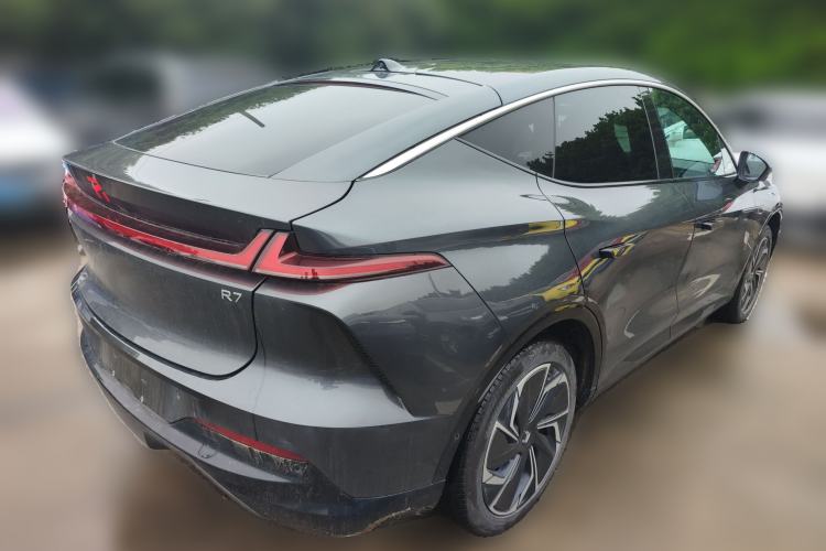 Used Rising R7 2022 Long-Range Advanced Edition Rear Right 45 Deg