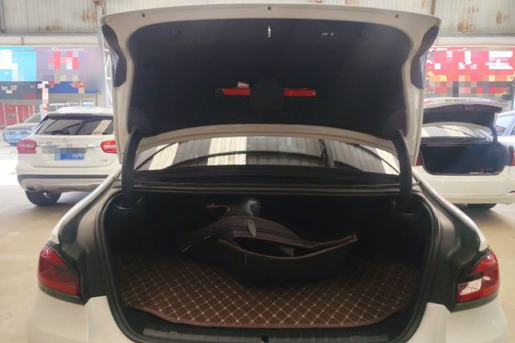 Used BMW 5 Series New Energy 2022 Updated Version 535Le Luxury Package Trunk