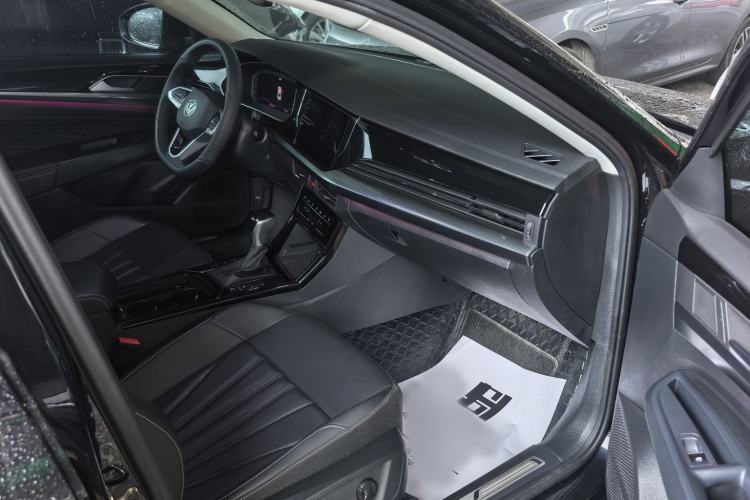 Used Volkswagen Passat 2025 Outstanding Model 380TSI Starry Dragon Glorious Edition Interior 1