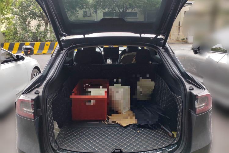 Used Tesla Model Y 2021 Standard Range Rear-Wheel Drive Version Trunk