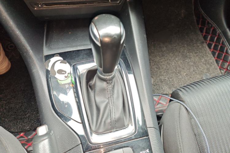 Used Mazda Mazda 3 Axela 2014 Sedan 1.5L Automatic Luxury Model