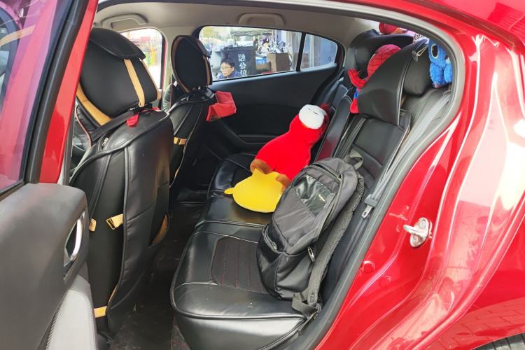 Used Mazda 3 Axela 2016 Sedan 1.5L Automatic Comfort Model