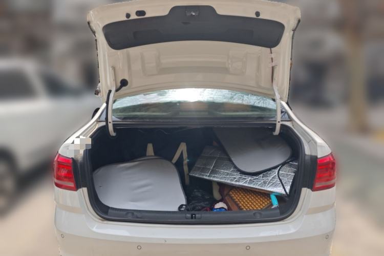 Used Volkswagen Lavida 2015 1.6L Manual Fashion Edition
