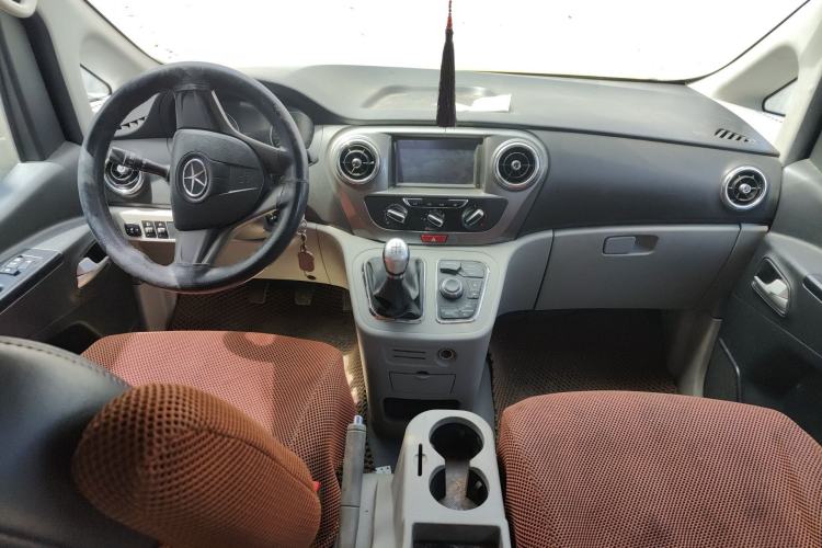 Used JAC Refine M3 2016 IKEA Edition 1.6L Luxury Smart Model Center Console