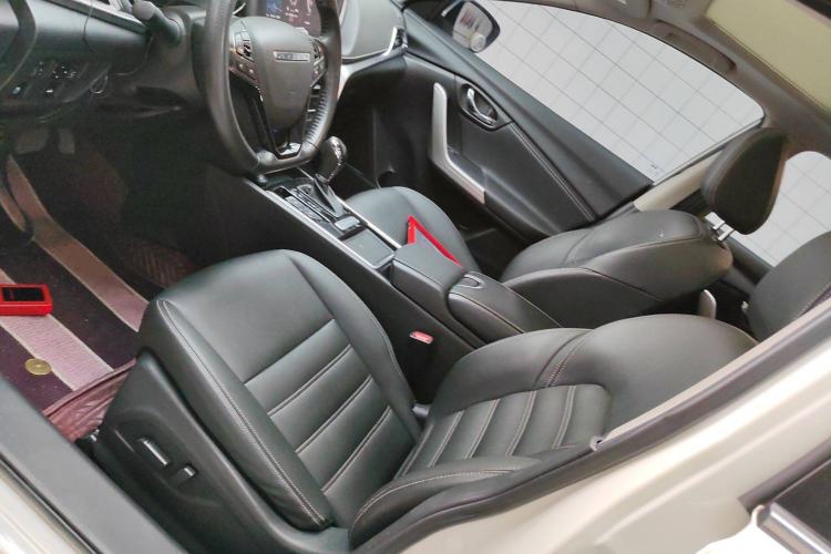 Used Venucia T90 2020 2.0L CVT Smart Connect & Smooth Drive Edition Left Front Seat