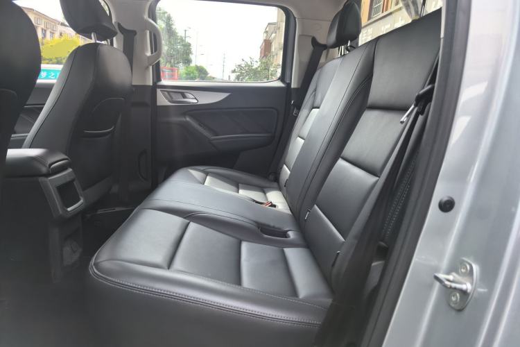 Used Great Wall Poer 2019 2.0T Commercial Version Manual Diesel Two-Wheel Drive Elite Long-Box GW4D20M Left Rear Seat