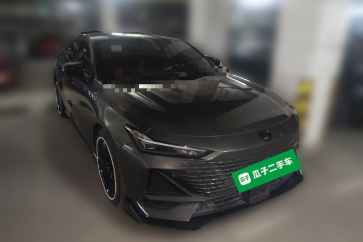 Used CHANGAN UNI-V 2023 1.5T Sport Edition Front Right 45 Deg