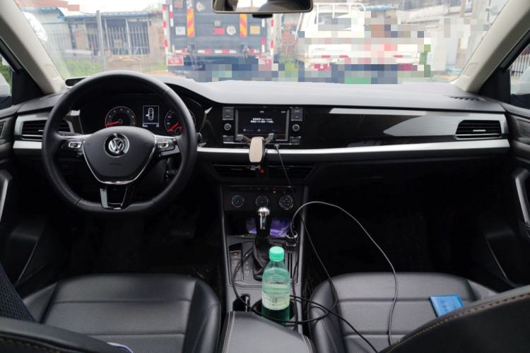 Used Volkswagen Lavida 2019 1.5L Automatic Comfort Edition China VI Standard Center Console