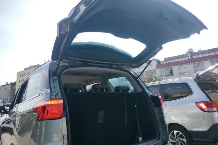 Used Wuling Hongguang S3 2019 1.5L Manual Comfort Model China VI Standard
