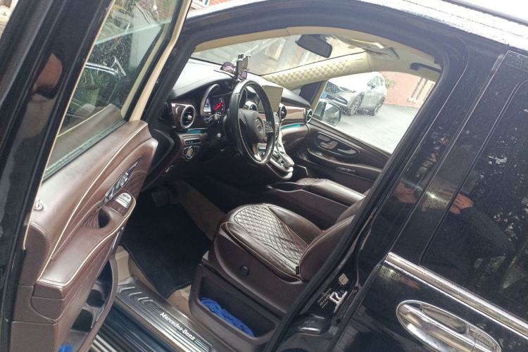 Used Mercedes-Benz V-Class 2016 V 260 Avantgarde Edition