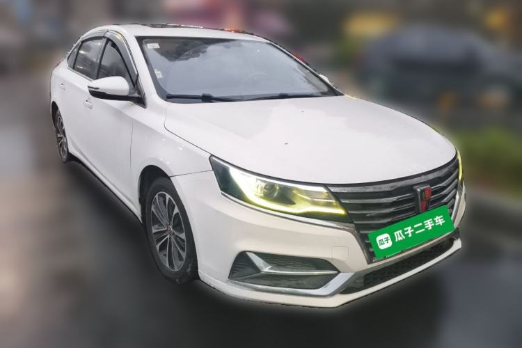 Used Roewe i6 New Energy 2019 PLUS 50T 4G Connected Glory Luxury Edition Front Right 45 Deg