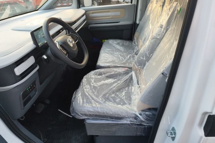 Used SAIC MAXUS Dana V1 2025 V1+ Long Wheelbase Low-Roof Multi-Function Version (62 kWh)