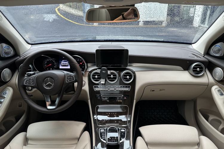 Used Mercedes-Benz GLC 2019 GLC 260 L 4MATIC Dynamic Model