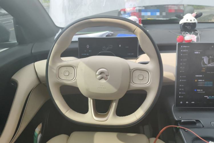 Used Nio ET5 2024 75 kWh Steering Wheel