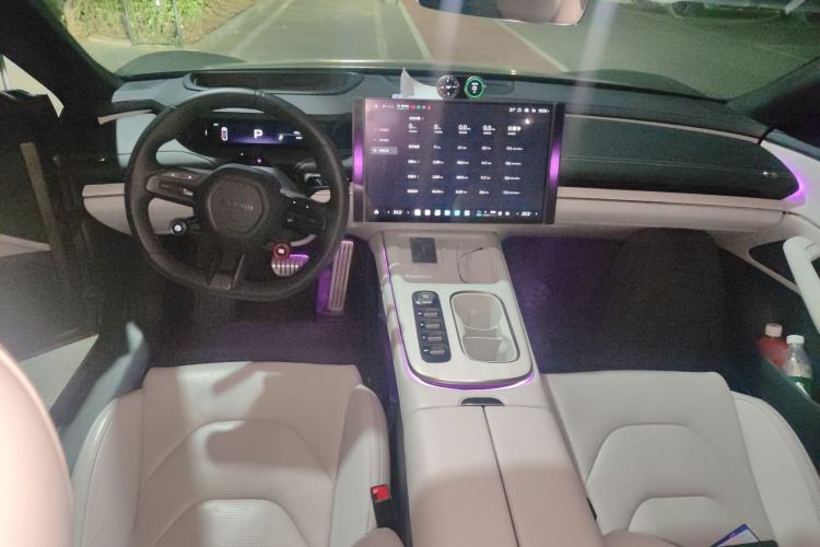 Used Xiaomi Auto SU7 2024 Four-Wheel Drive Ultra-Long Range Advanced Intelligent Driving Max Edition
