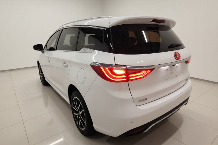 Used BYD Song MAX 2018 1.5T Automatic Smart Connect Elite Model with 6 Seats
