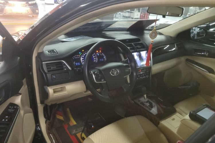 Used Toyota Camry 2015 2.0E Elite Edition Center Console