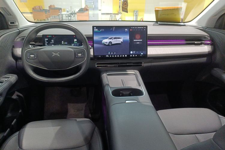 Used XPeng G6 2025 625 Long-Range Max Flagship Edition Center Console