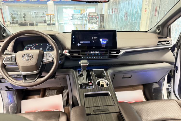 Used Toyota SIENNA 2021 2.5L Hybrid Platinum Edition Interior 1