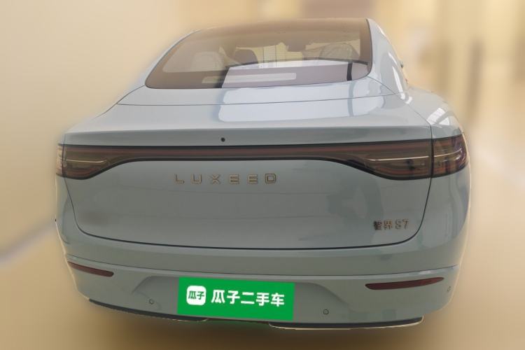 Used Hima Luxeed S7 2025 705 km Max
