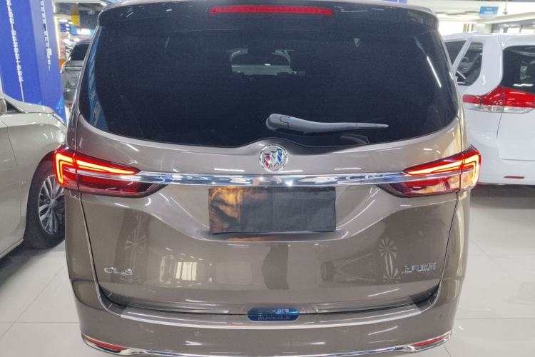 Used Buick GL8 2023 Facelifted Land Cruiser Executive Luxury Version