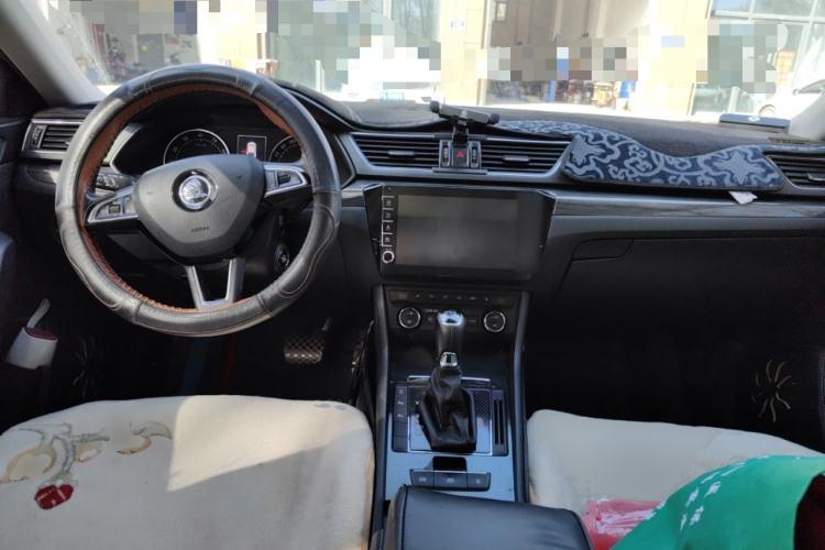 Used Skoda Superb 2016 TSI330 DSG Smart Drive Edition Center Console