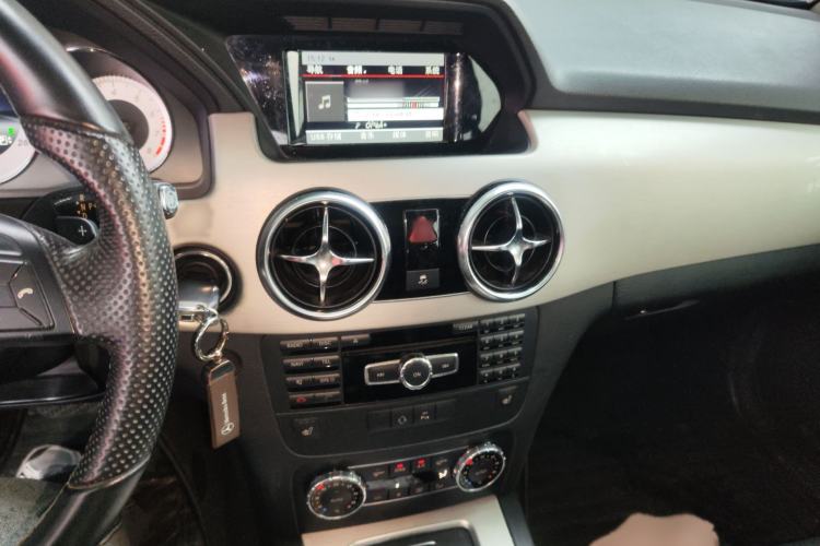 Used Mercedes-Benz GLK-Class 2013 GLK 300 4MATIC Dynamic Sunroof Model
