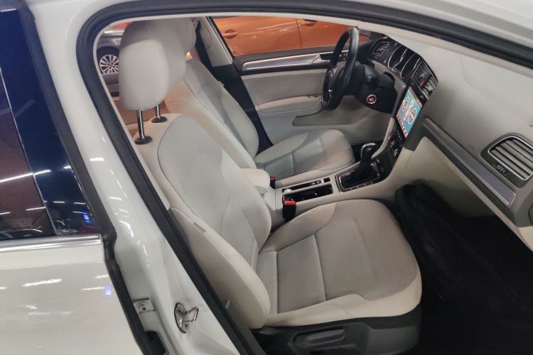 Used Volkswagen Golf 2018 1.6L Automatic Comfort Model
