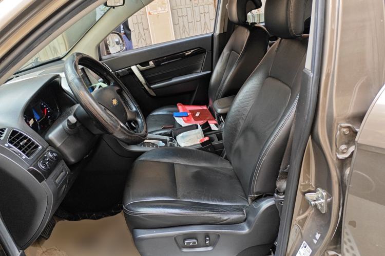 Used Chevrolet Captiva 2015 2.4L 4x4 Flagship Edition 7-Seater
