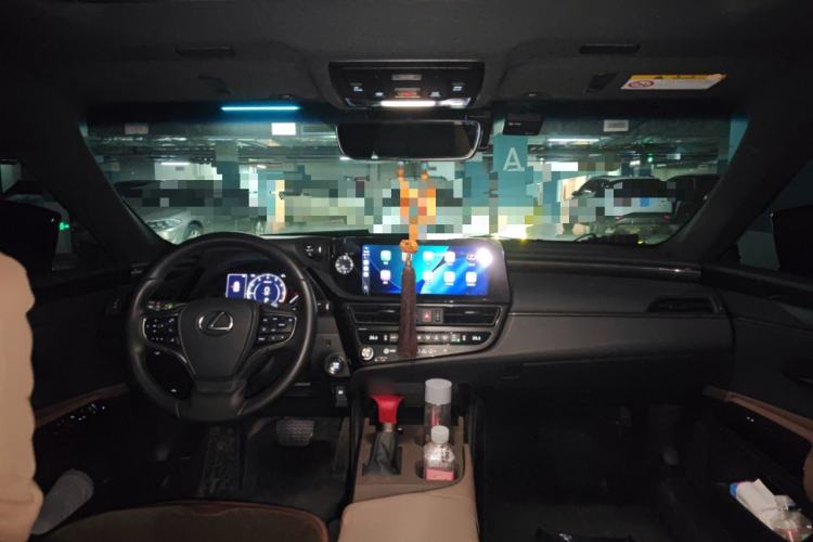 Used Lexus ES 2023 200 Excellence Edition
