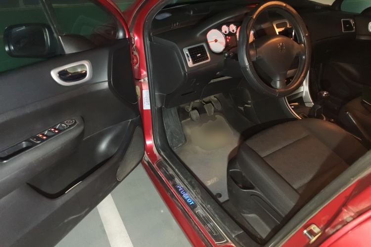 Used Peugeot 307 2010 Sedan 1.6L Manual Comfort Edition Driver Seat