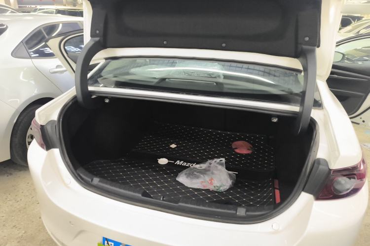 Used Mazda 3 Axela 2020 1.5L Automatic Luxury Version Trunk
