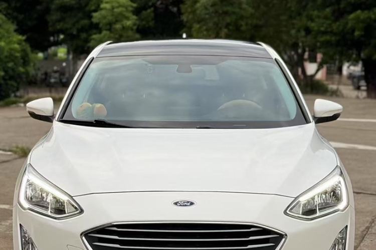 Used Ford Focus 2019 Hatchback EcoBoost 180 Automatic Trendy Model